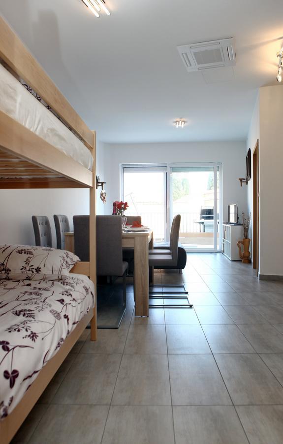 Charming San Simon Beach Apartment Jn Izola Eksteriør bilde